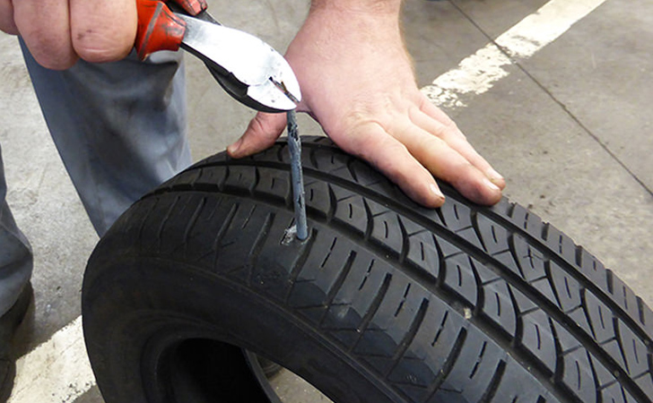 Kit réparation pneu à prix bas. Tous les accessoires pour réparer vos pneus.