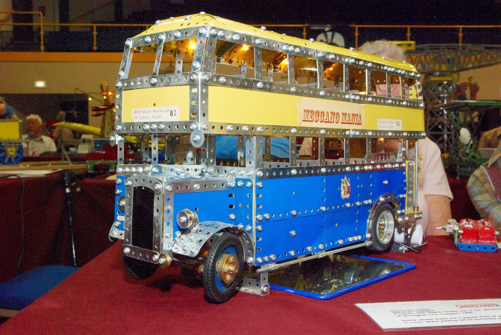 bus-1024x685