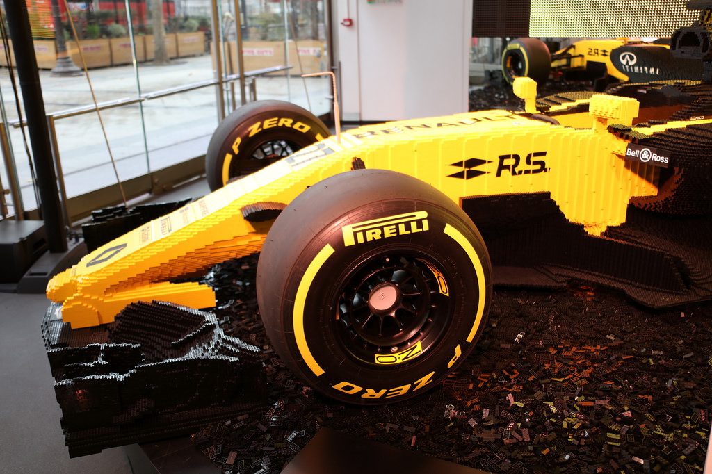 Découvrez une Formule 1 Renault RS17 100% LEGO® à l'Atelier Renault 