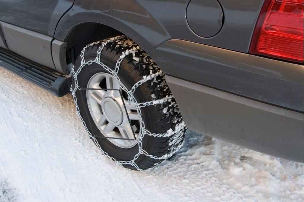 chaine-neige-sur-voiture