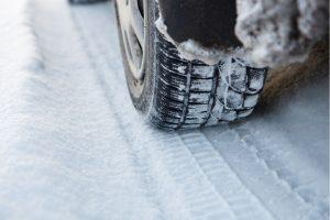 pneu-voiture-sur-neige