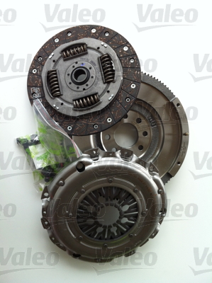 Kit embrayage et volant moteur VALEO 835061 (4 pièces)