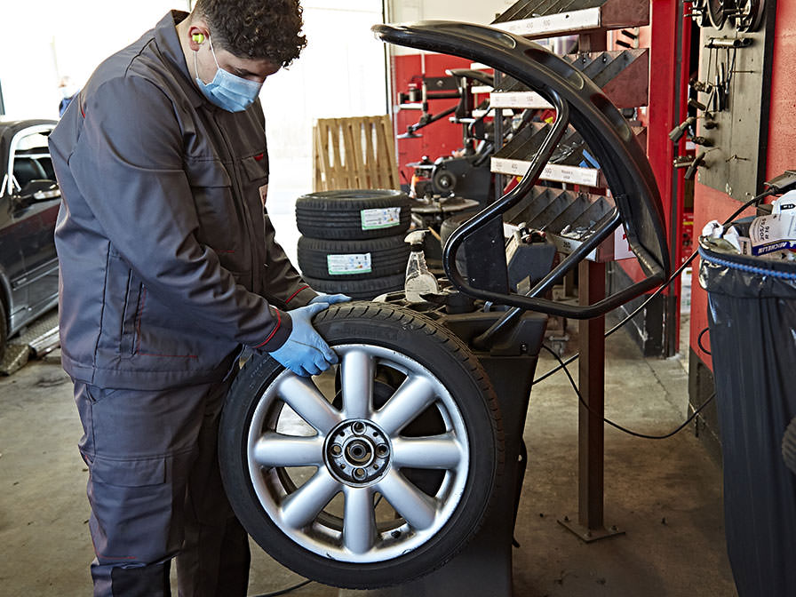 Comment faire la réparation d'un pneu avec une mèche ? Blog Mister-Auto